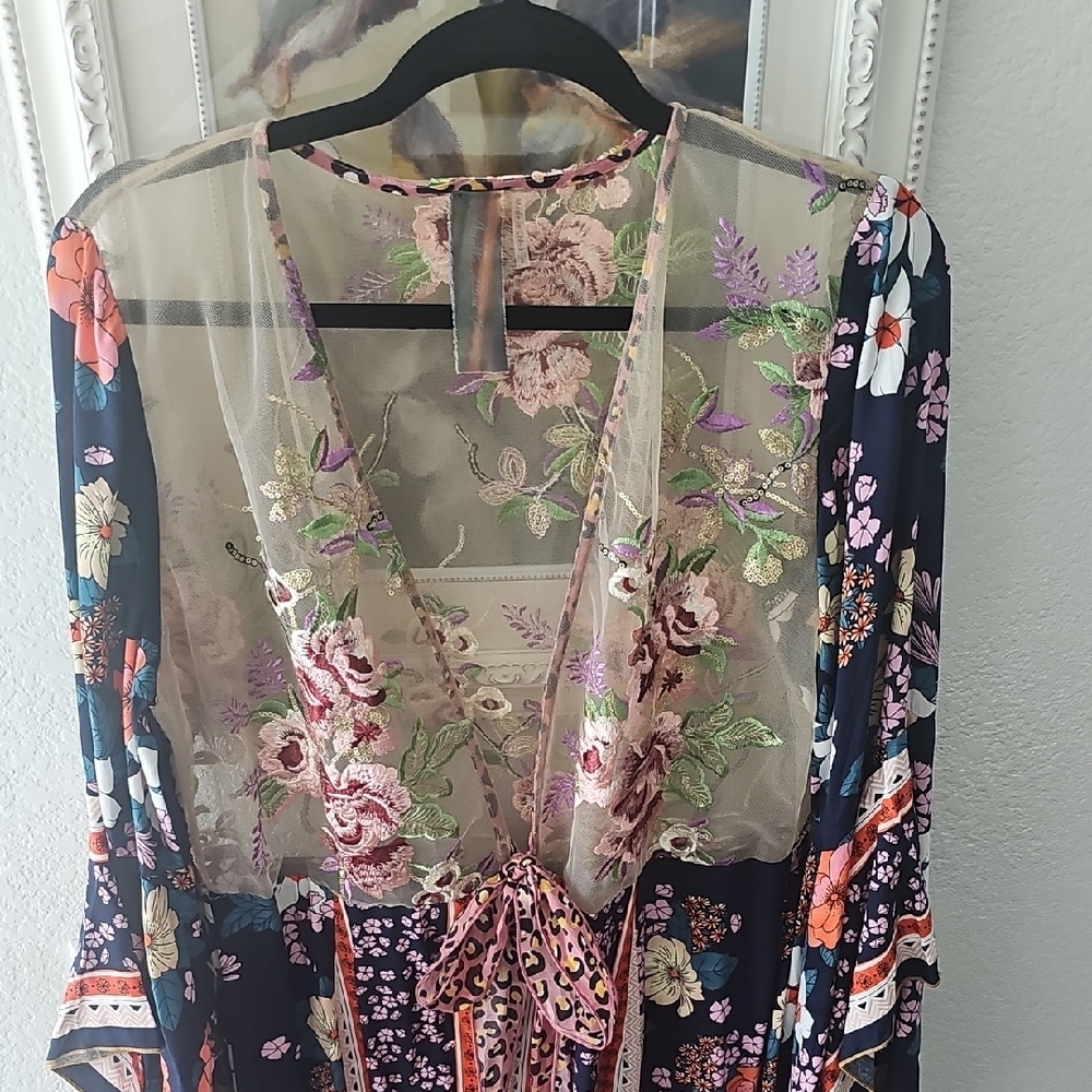Aratta Floral Sheer Kimono with Pink and Green Embroidery Size Large - Picture 5 of 7